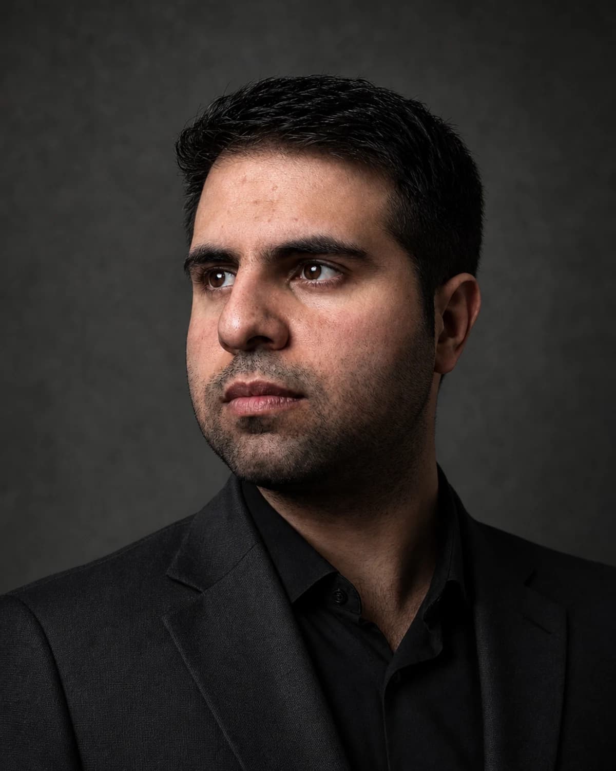 Mostafa Effati — official portrait